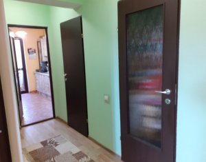 Appartement 3 chambres à vendre dans Baciu, zone Centru