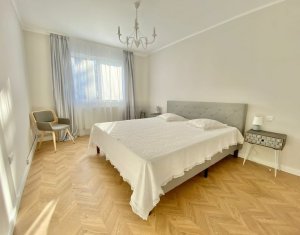 Apartament cu 4 camere semidecomandate, 83 mp utili, Manastur