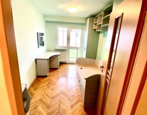 Appartement 4 chambres à vendre dans Cluj-napoca, zone Marasti