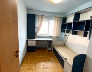 Appartement 4 chambres à vendre dans Cluj-napoca, zone Marasti