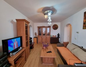 Apartament cu 3 camere, in Marasti, zona Piata Abator