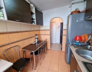 Apartament cu 3 camere, in Marasti, zona Piata Abator