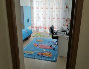 Apartment 3 rooms for sale in Floresti