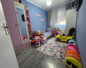 Apartament cu 3 camere, ultrafinisat, Floresti, zona Sub Cetate