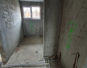 Apartament cu 3 camere, semifinisat, Floresti, zona Stejarului