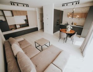 Apartament 2 camere, finisaje de lux, zona VIVO