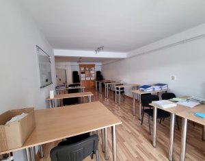 Apartament cu 3 camere in Centru, bloc nou, zona str. Paris, 2 parcari