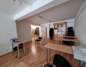 Apartament cu 3 camere in Centru, bloc nou, zona str. Paris, 2 parcari