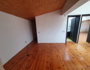 Investitie! Apartament cu 4 camere la mansarda, 145mp, zona Colina - Manastur