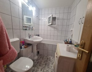 Apartament cu 3 camere decomandate, 73 mp utili, Plopilor