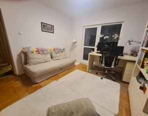 Apartament cu 3 camere decomandate, 73 mp utili, Plopilor