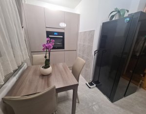 Apartament cu 3 camere decomandate, 73 mp utili, Plopilor