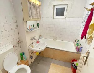 Apartament cu 3 camere decomandate, in Marasti