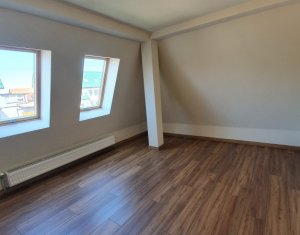 Appartement 3 chambres à vendre dans Floresti