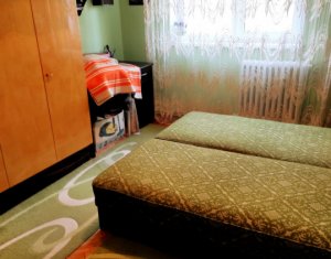 Apartament cu 2 camere, decomandat, Gruia