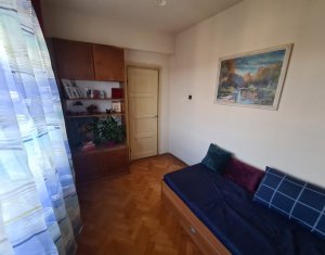 Apartament cu 2 camere decomandate, 43 mp utili, semicentral