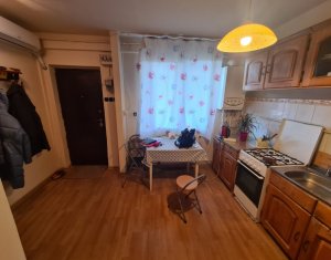 Apartament cu 2 camere decomandate, 43 mp utili, semicentral