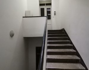 Appartement 4 chambres à vendre dans Cluj-napoca, zone Centru