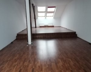 Appartement 4 chambres à vendre dans Cluj-napoca, zone Centru