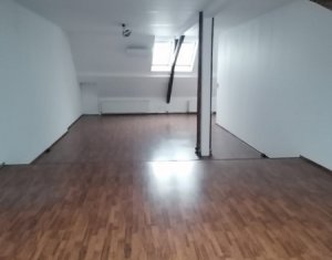 Appartement 4 chambres à vendre dans Cluj-napoca, zone Centru