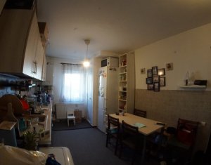 Apartament 3 camere, decomandat, piata Ion Mester,  Manastur