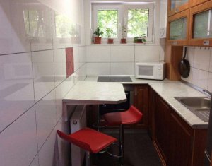 Appartement 4 chambres à vendre dans Cluj-napoca, zone Manastur