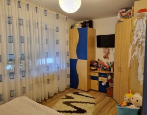 Apartament 3 camere, finisat, mobilat, Floresti