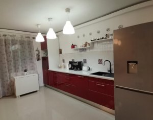 Apartment 3 rooms for sale in Floresti