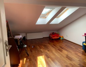 Apartament 3 camere, confort sporit, Edgar Quinet