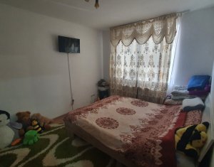 Apartament cu 3 camere, terasa 40 mp, strada Eroilor, Floresti