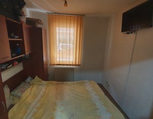 Apartament cu 3 camere, terasa 40 mp, strada Eroilor, Floresti