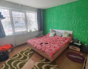 Apartament cu 3 camere, terasa 40 mp, strada Eroilor, Floresti