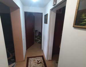 Apartament cu 3 camere, terasa 40 mp, strada Eroilor, Floresti