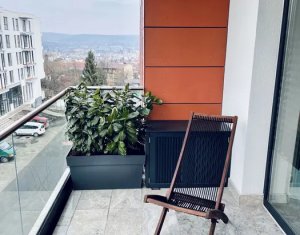Apartament ultrafinisat, 2 camere, balcon, loc de parcare, zona Andrei Muresanu