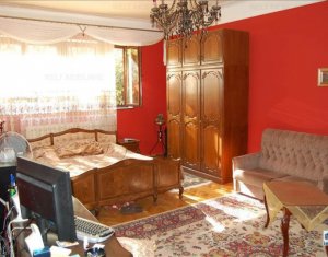 Apartament 3 camere, semicentral, parcare, curte, pod, superfinisat