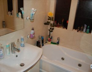Apartament 3 camere, semicentral, parcare, curte, pod, superfinisat