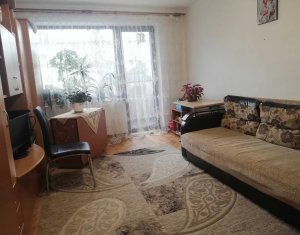 Apartament cu 3 camere, etaj 2, Gheorgheni, pret negociabil