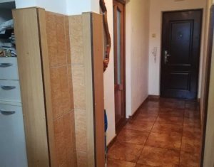 Apartament cu 3 camere, etaj 2, Gheorgheni, pret negociabil