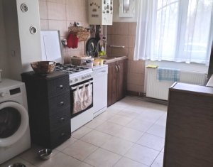 Apartament cu 3 camere decomandate, in zona Calea Floresti, negociabil