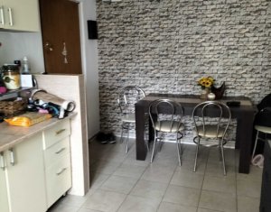 Apartament cu 3 camere decomandate, in zona Calea Floresti, negociabil