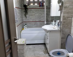 Apartament cu 3 camere decomandate, in zona Calea Floresti, negociabil