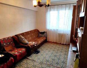 Apartament 4 camere, semidecomandat, 56 mp, zona Peana