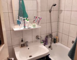 Apartament 4 camere, semidecomandat, 56 mp, zona Peana