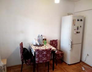 Apartament 4 camere, semidecomandat, 56 mp, zona Peana