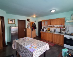 Vanzare apartament 3 camere in Floresti