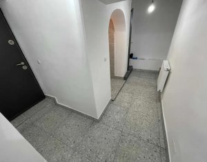 Apartament 2 camere, demisol, ultracentral, 35 mp