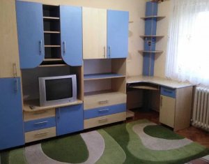 Apartament cu 2 camere, decomandat, strada Peana