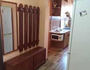 Apartament cu 2 camere, decomandat, strada Peana