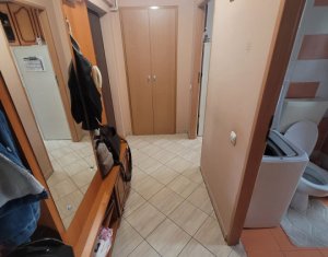 Apartament 1 camera, 37 mp, garaj, finisat, etaj 1 din 5, Intre Lacuri