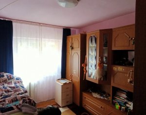 Apartament de 3 camere decomandate, 2 bai, zona UMF